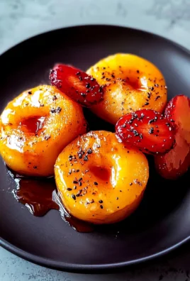 Delicious Easy Pan Fried Peaches with Sugar and Cinnamon
