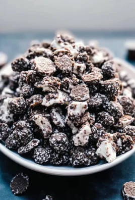 Cookies and Cream Muddy Buddies