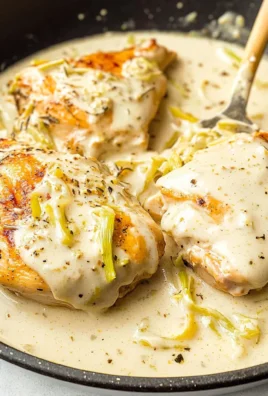CHICKEN WITH CREAMY LEEK SAUCE