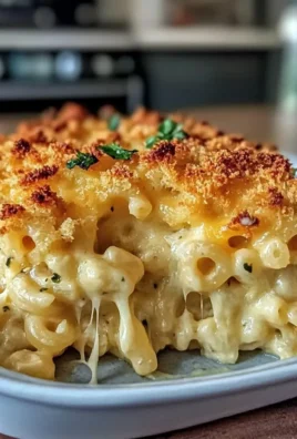 Creamy Baked Macaroni and Cheese Casserole Recipe - Easy Crispy Topping