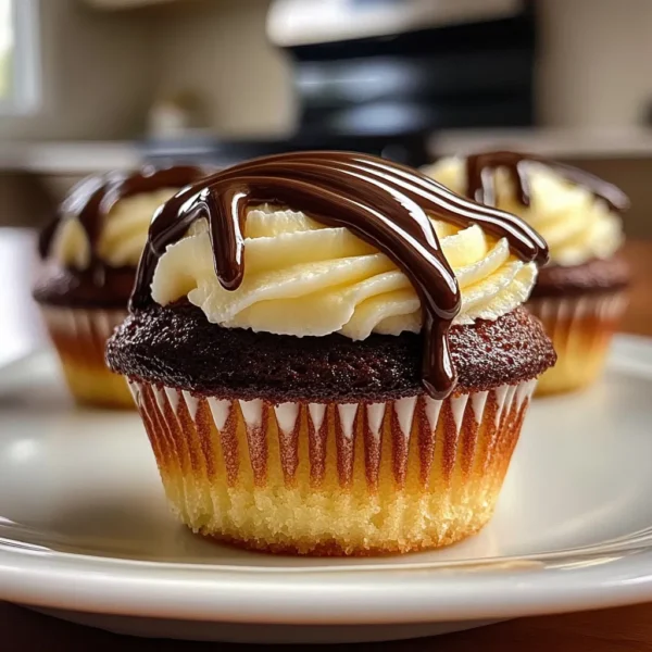 Delicious Boston Cream Pie Cupcakes Recipe to Savor