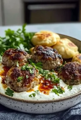 Creamy Garlic Yogurt Köfte Bowls: A Flavorful Delight!